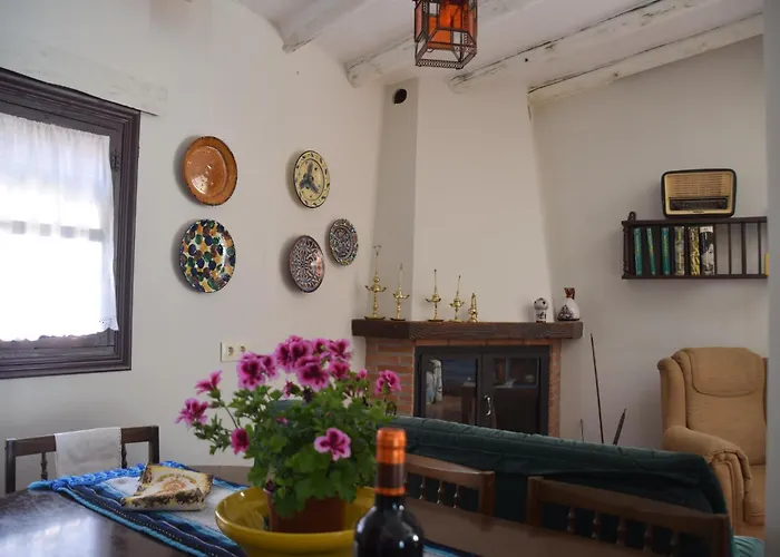Tuguest Hortichuela House